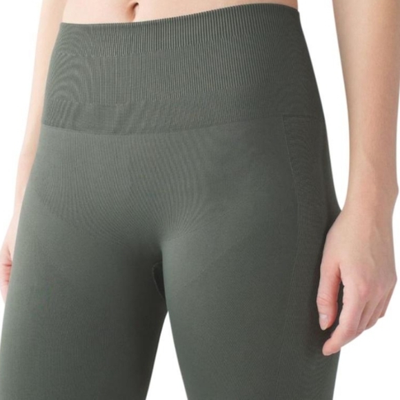 Lululemon Ribbed Yoga Pant - Picture 8 of 9